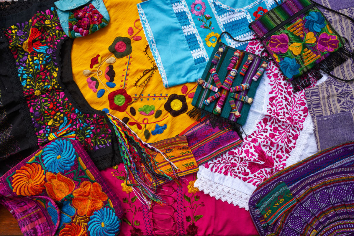 En Maní el arte textil se sigue bordando con una técnica antigua 