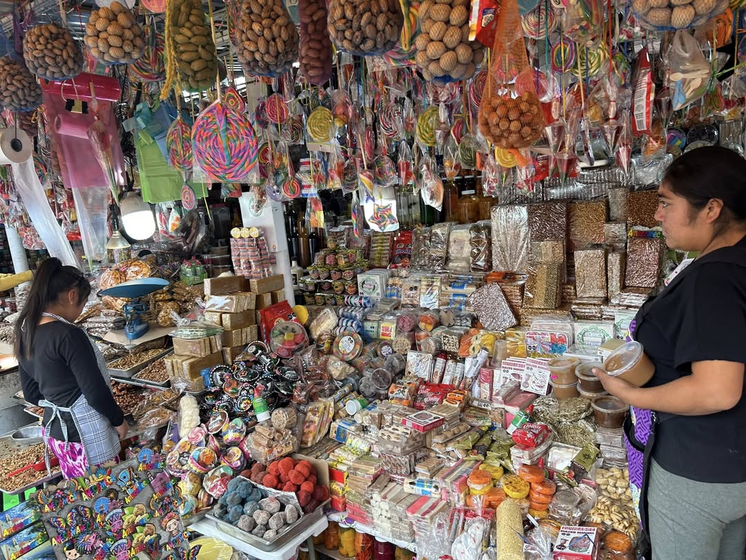 Mercado de dulces típicos en Amecameca