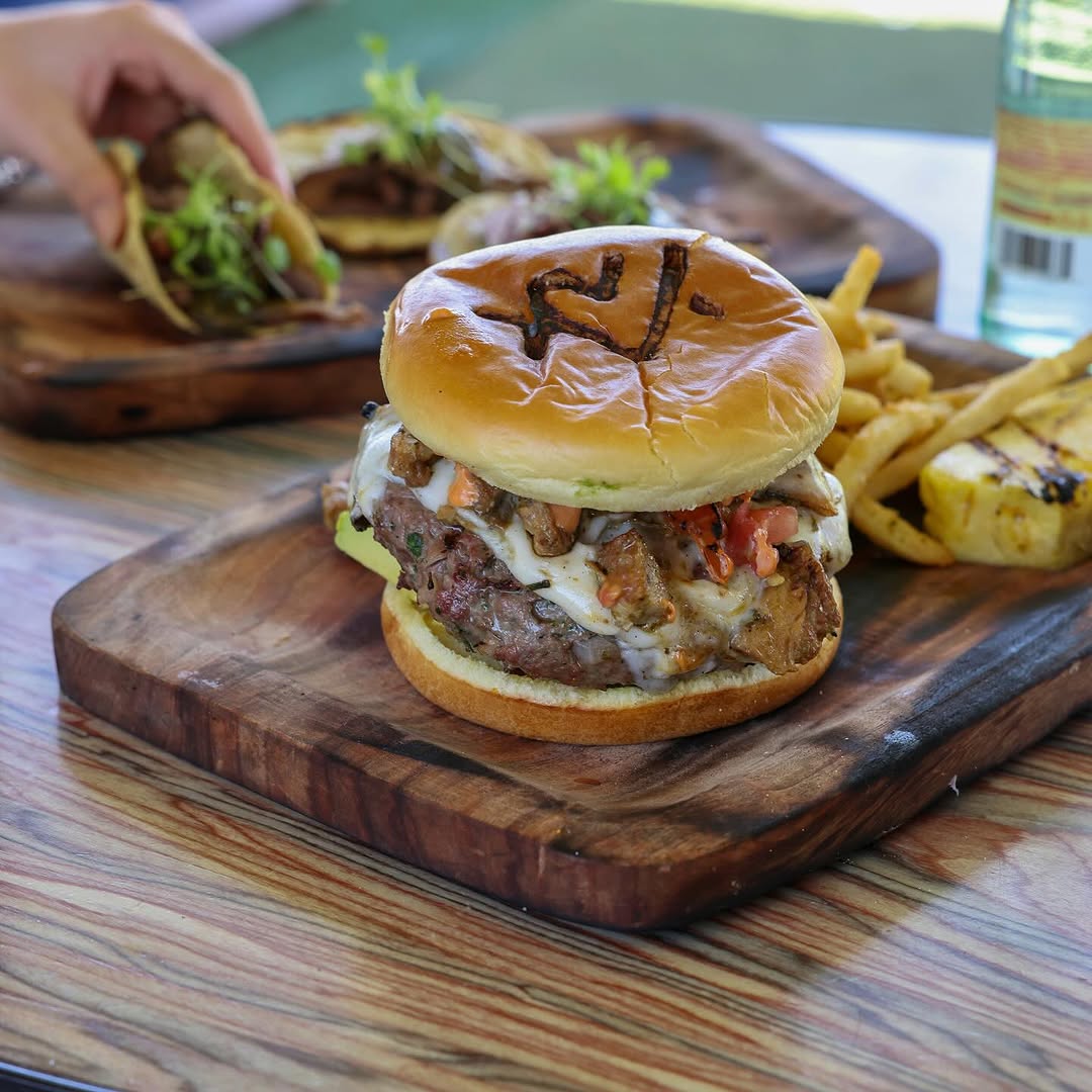 Hamburguesas en interlomas. 