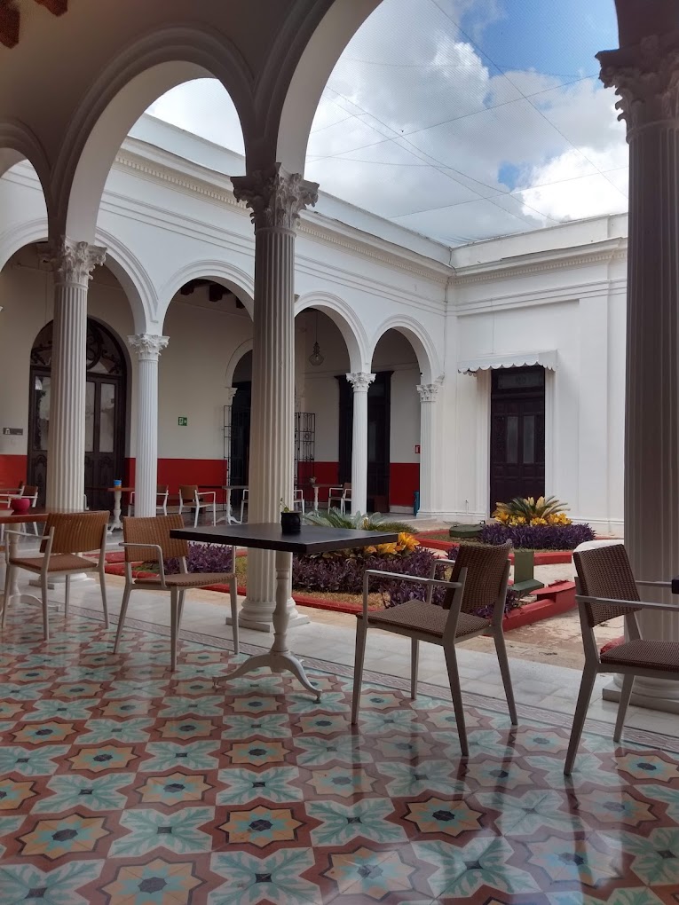 Refettorio Mérida se encuentra dentro de una antigua casa colonial en el Centro Histórico