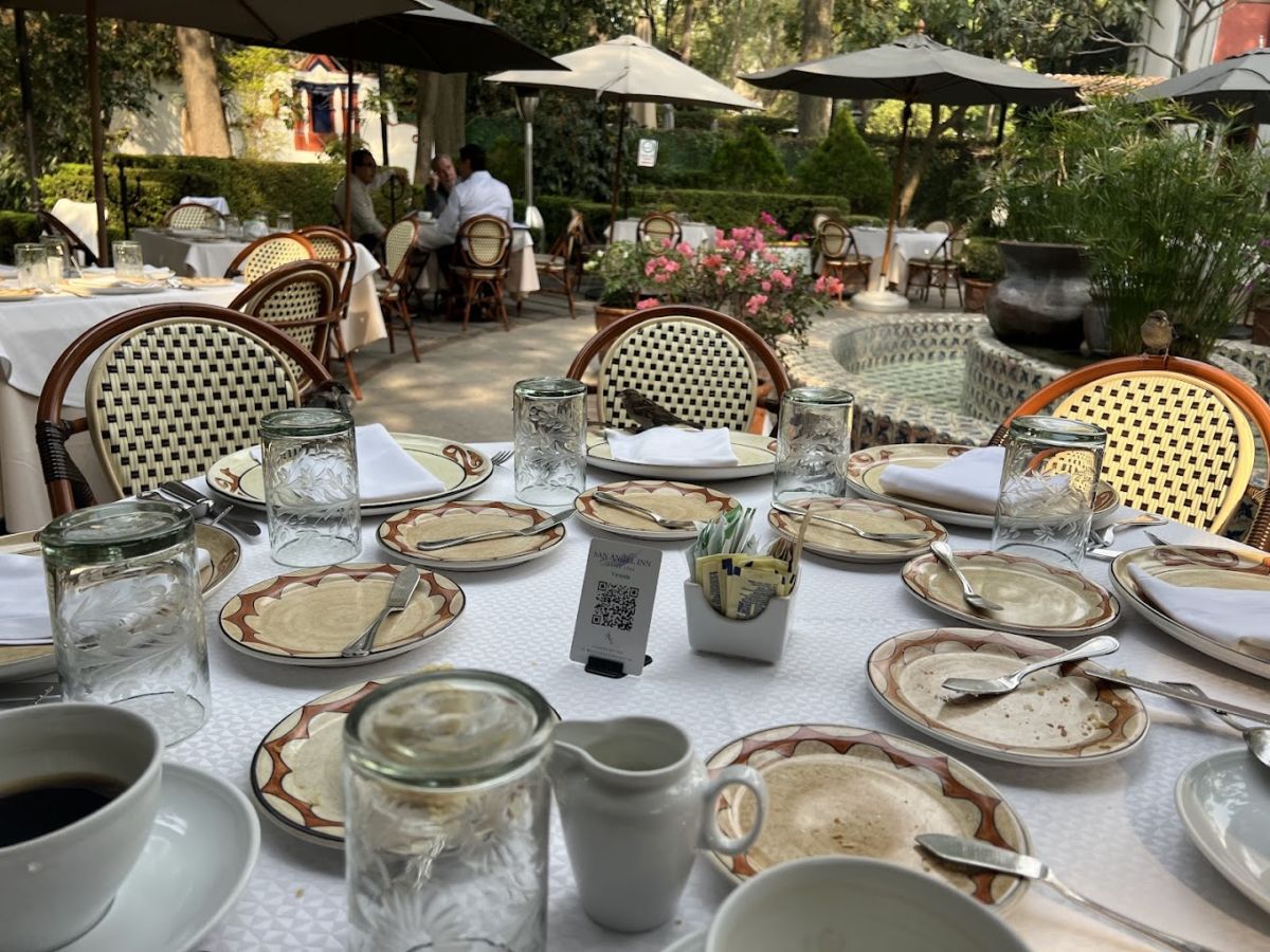 El restaurante Veranda sirve desayunos típicos todos los días de la semana 