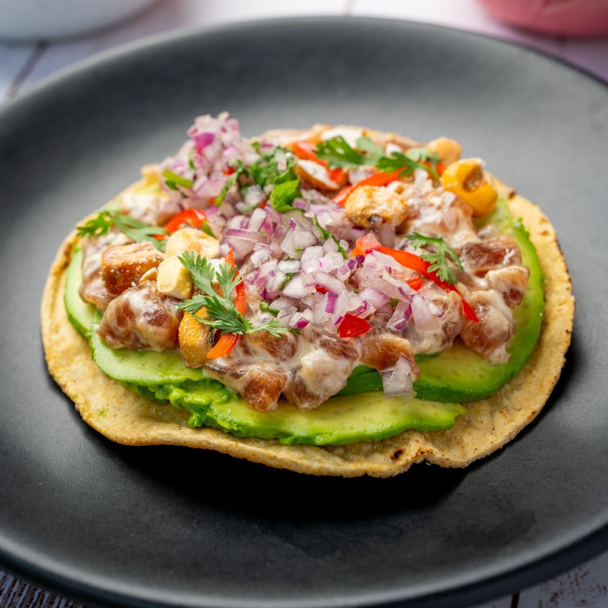 tostadas de mariscos peruanos