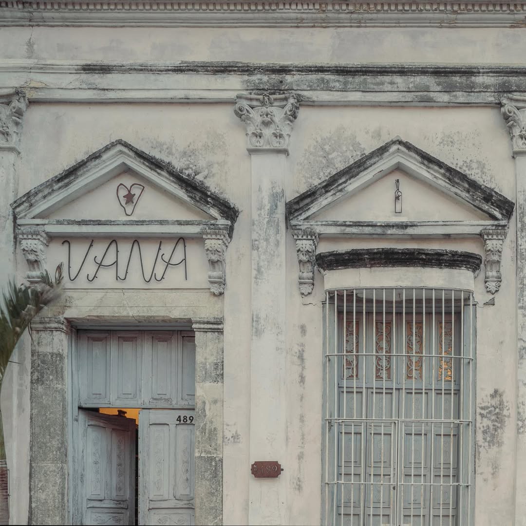 Fachada del restaurante Vana en Mérida