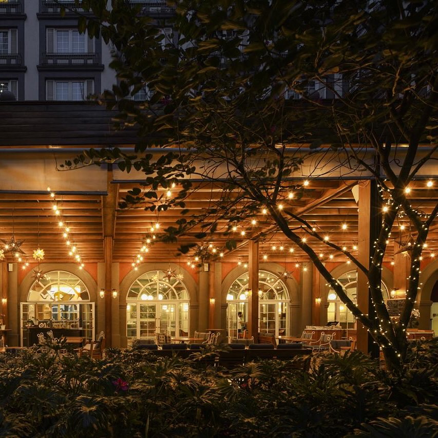 Cena a la luz de las velas y música en vivo en el restaurante de mariscos más romántico de la CDMX 