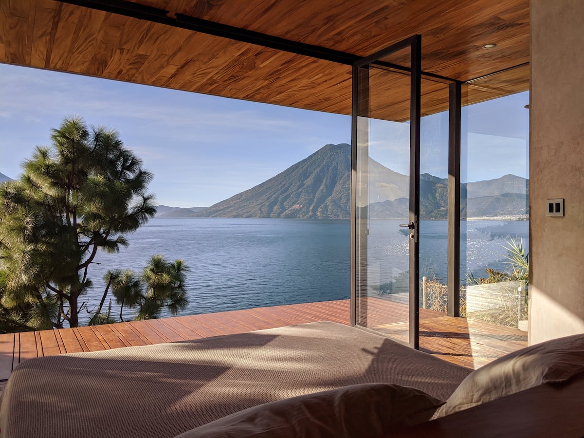 Solo para valientes: Hospédate en este Airbnb frente a un un volcán activo 