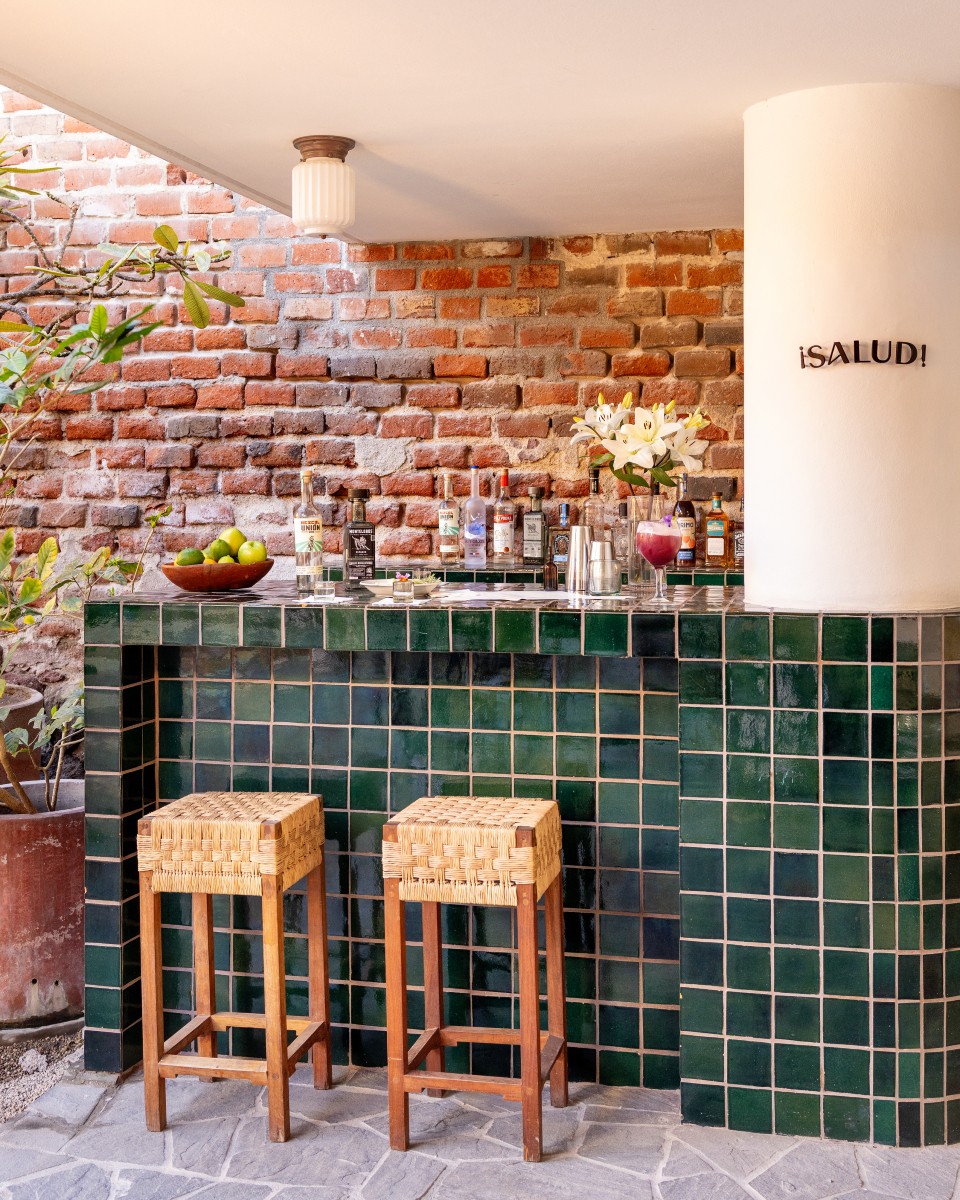 bar baja club la paz