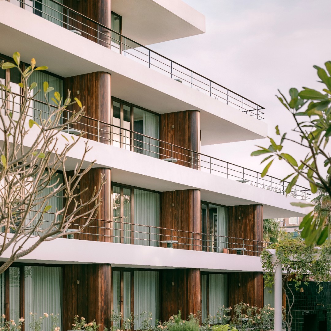 baja club sobre el malecón de la paz