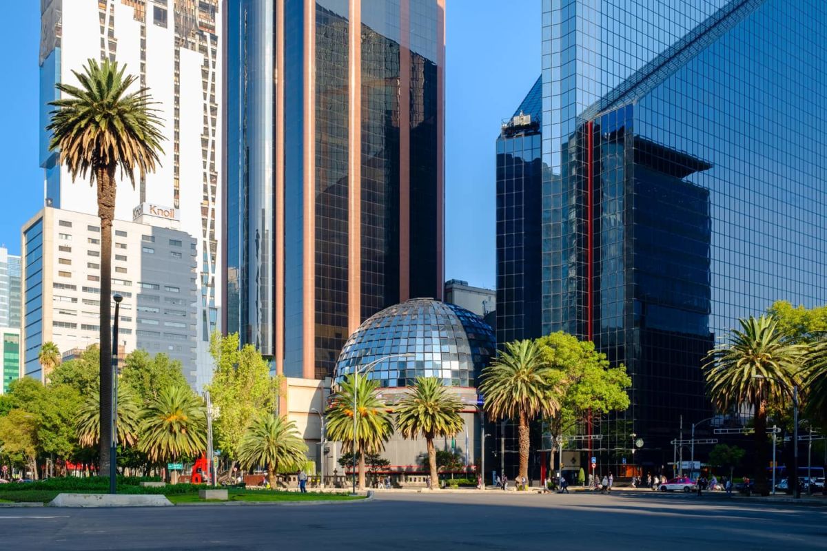 Pensabas que no podías entrar al edificio de la Bolsa Mexicana de Valores en la CDMX pero adentro hay un museo y es gratis