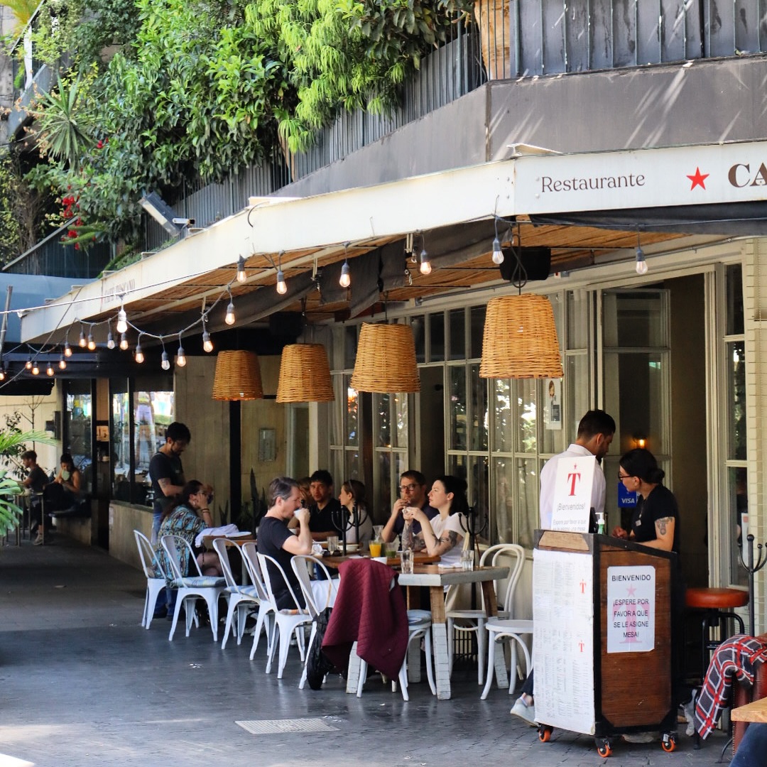 Café Toscano es un restaurante italiano ubicado en la Roma 