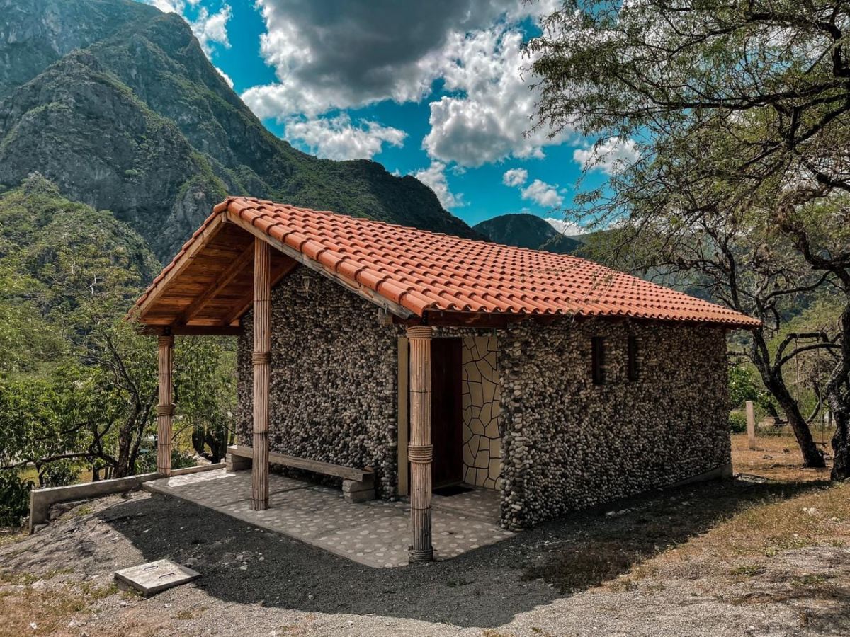 Cabaña rústica en la Barranca de Metztitlán