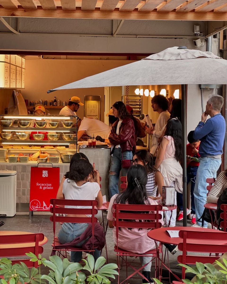 Bocado es un spot en la Condesa donde sirven este pan tradicional en sándwiches 