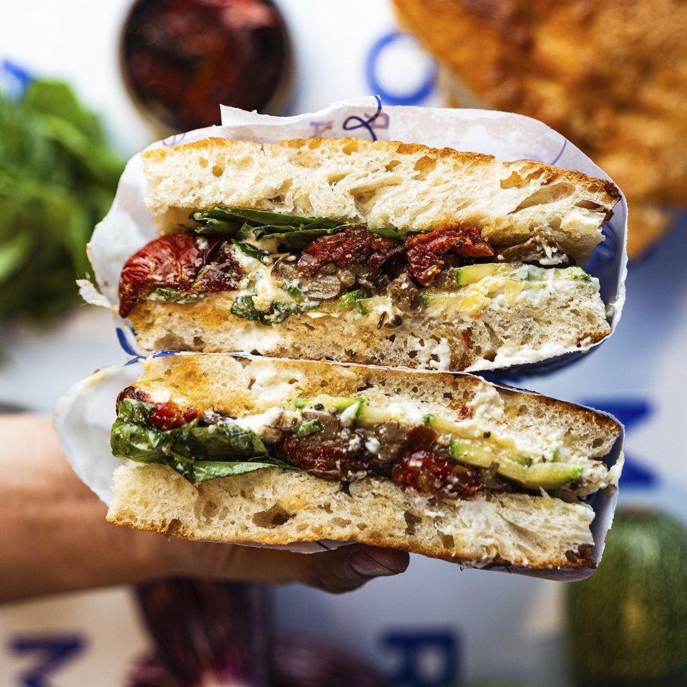 Las clásicas focaccias italianas llegaron a la Roma y son perfectas para comer algo rico cuando no tienes mucho tiempo