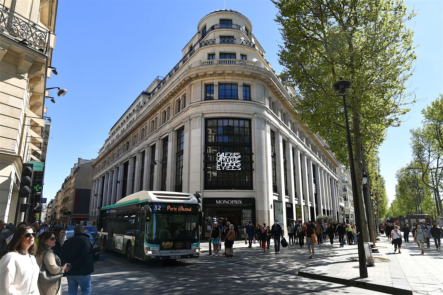 fachada de las galerías lafayette
