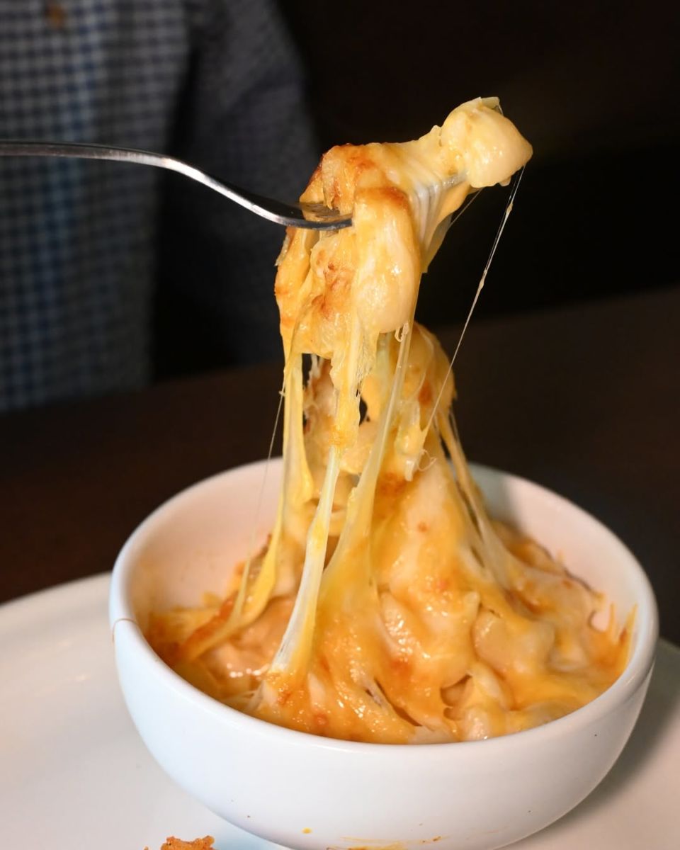 Mac & Cheese hot mamma's whiskey kitchen
