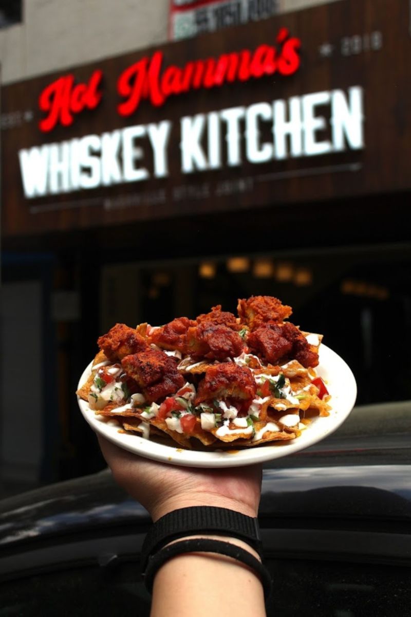 Dicen que pollo frito de este rinconcito la Condesa sí o sí te cura la depresión (y si no, el waffle de helado termina de hacer el trabajo)