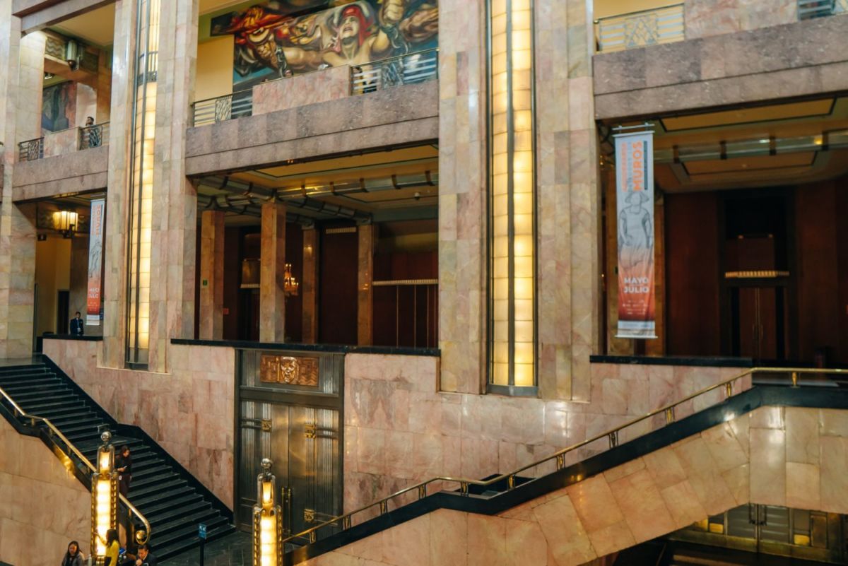 El Palacio de Bellas Artes se construyó en 1904 y fue diseñado por  Adamo Boari