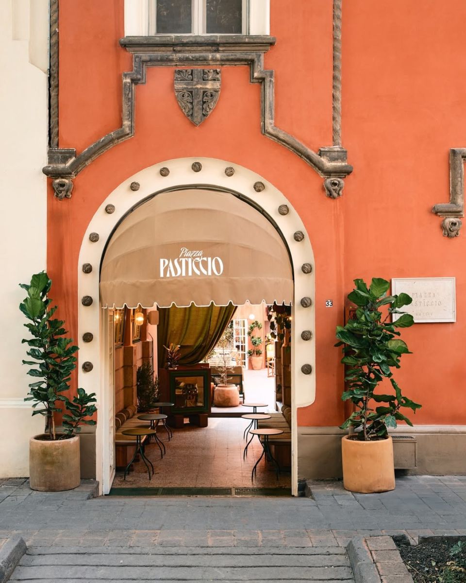 Piazza Pasticcio en la colonia Juárez 