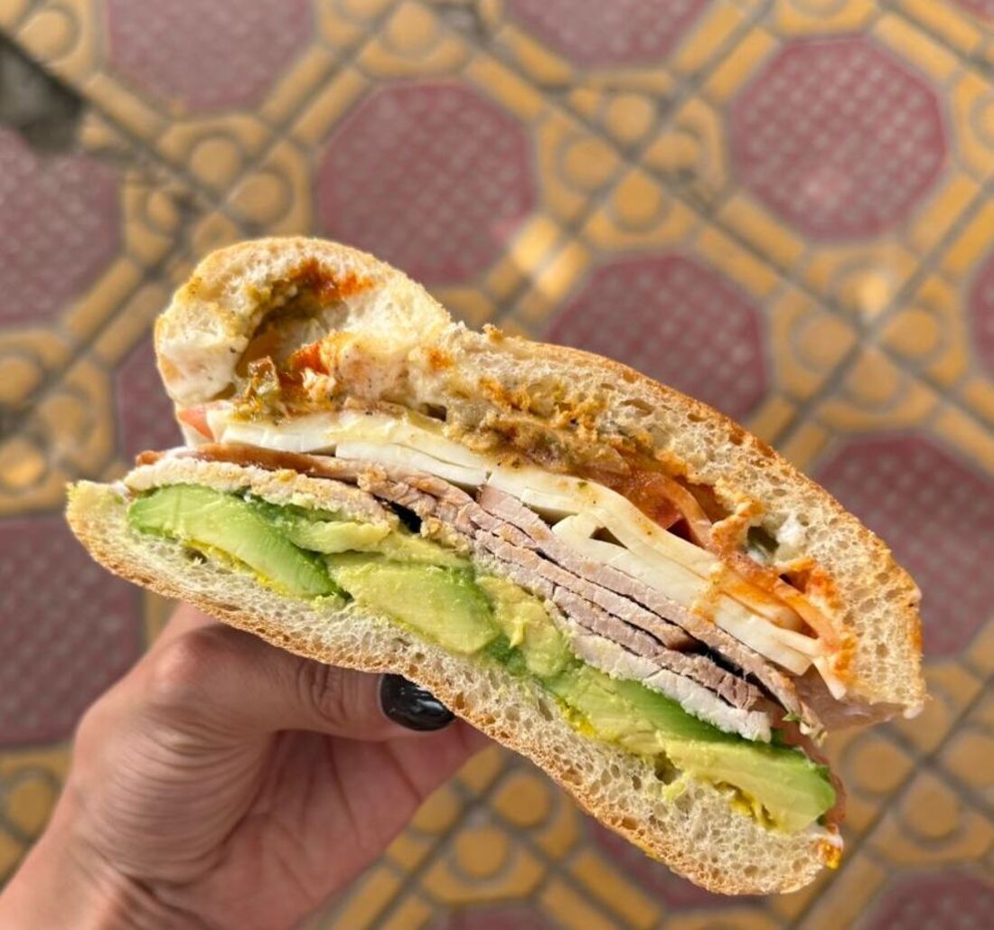 Lonches de la laguna, El sabrosito. 