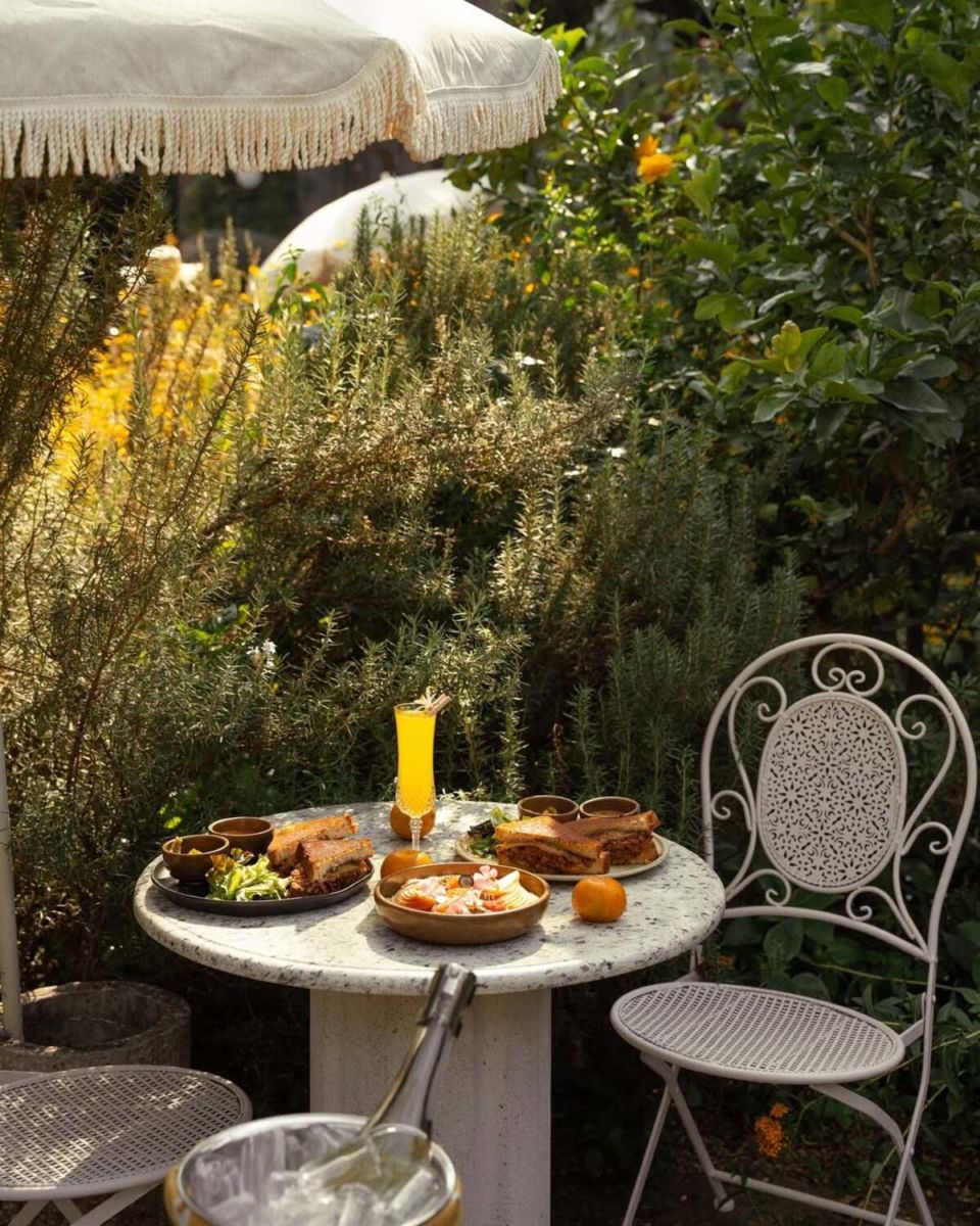 Margarita Concept Garden es un restaurante ubicado en la que fue casa de  la poeta mexicana Margarita Urueta Sierra