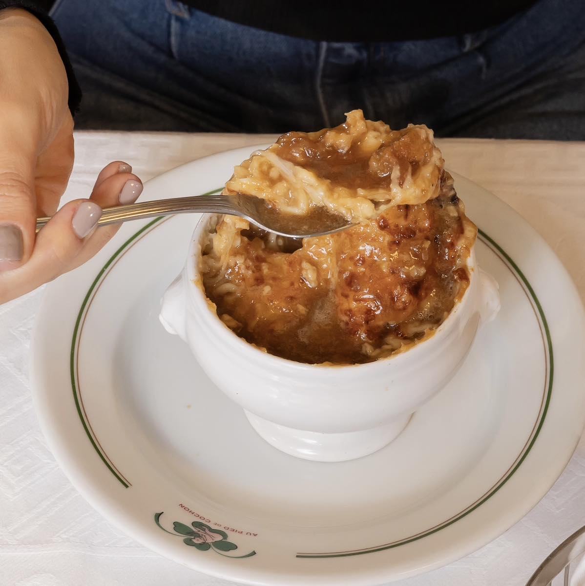 Sopa de cebolla Au Pied de Cochon