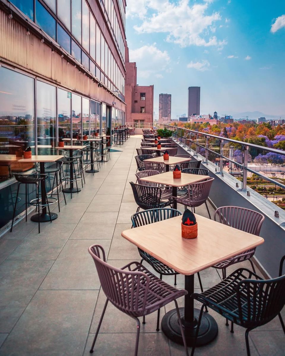 La Terraza 56 se ubica en el piso 9 de la Torre Latinoamericana 