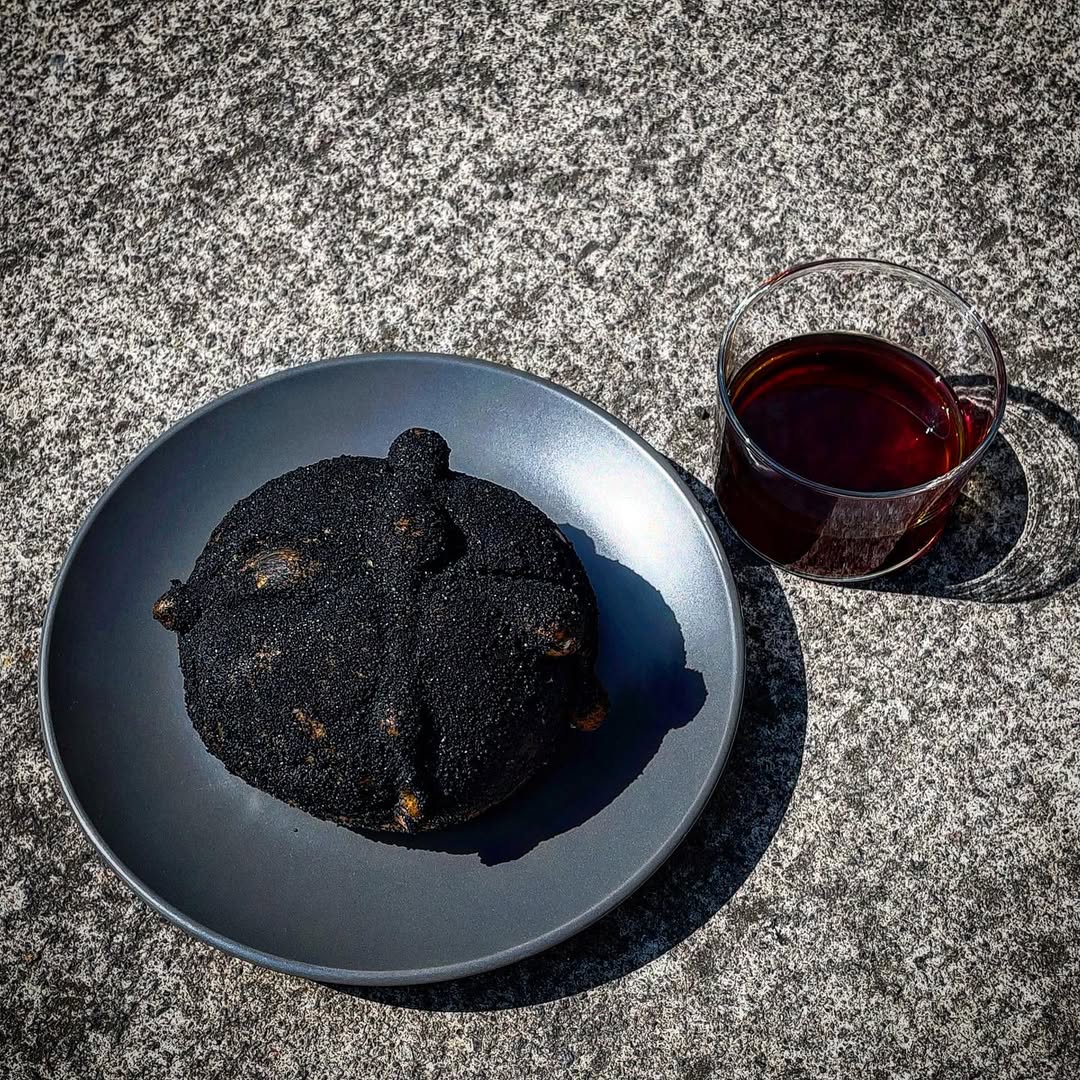 pan de muerto negro