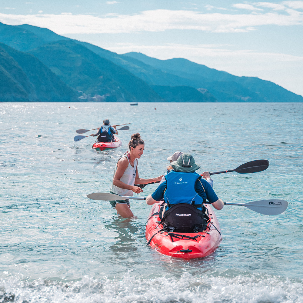Kayak en Monterosso, Italia. 