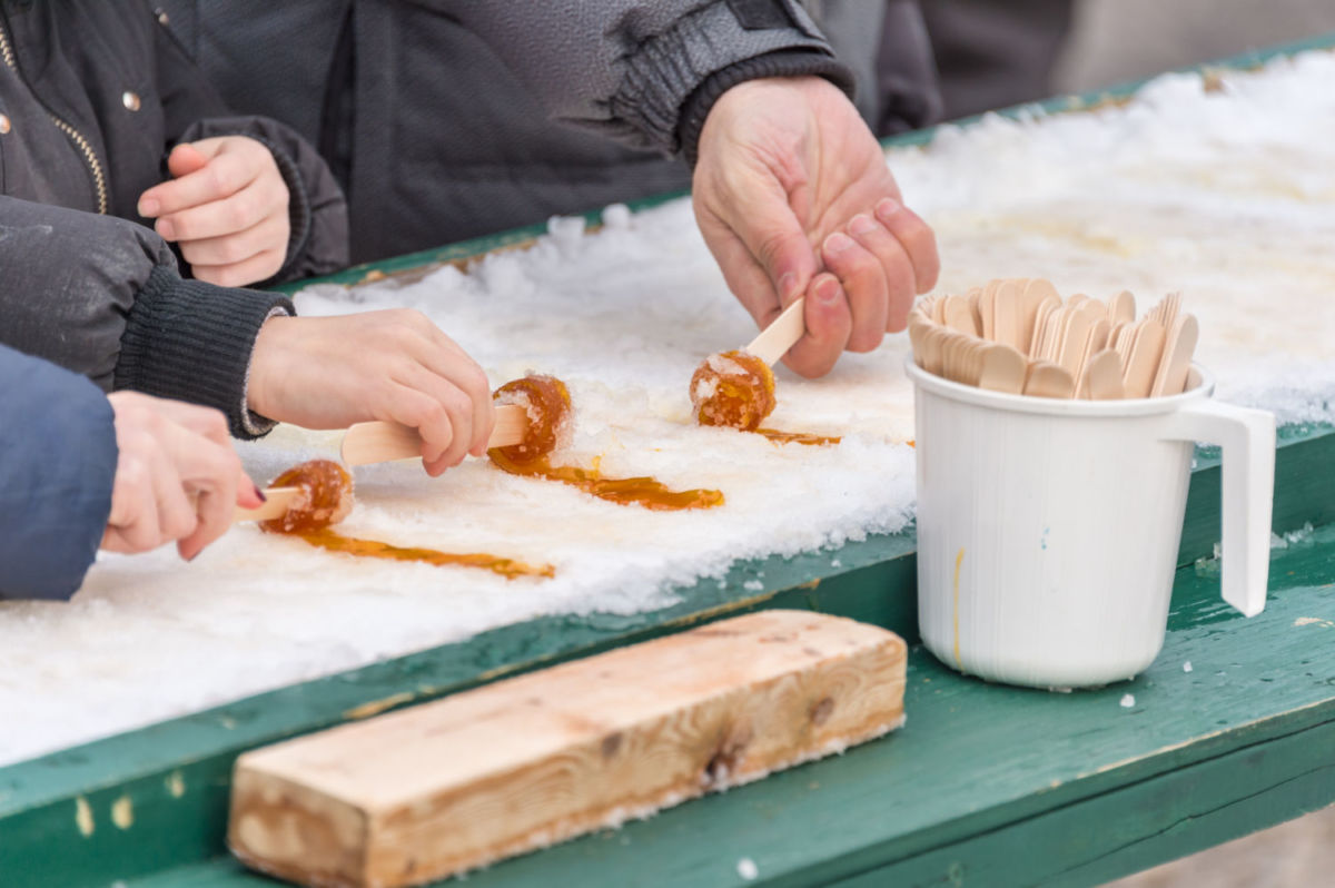 cómo hacer taffy de miel de Maple