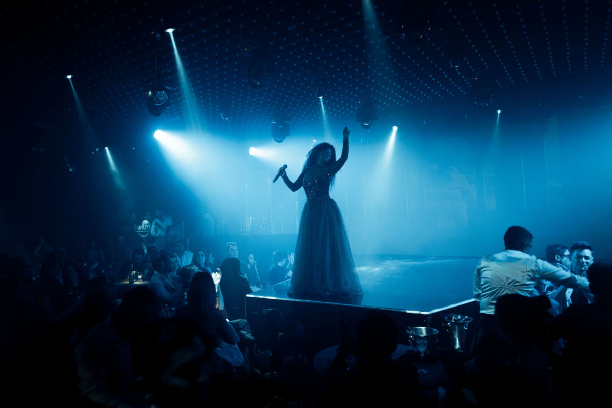 Detrás de una boutique de corbatas se encuentra el nuevo club nocturno del hotel St Regis en Reforma y tiene un espectáculo todas las noches