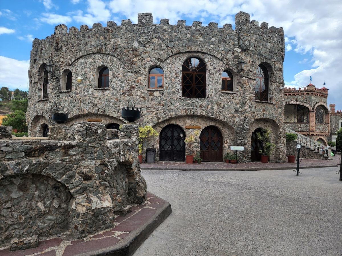 El Castillo Santa Cecilia es una construcción del año 1686