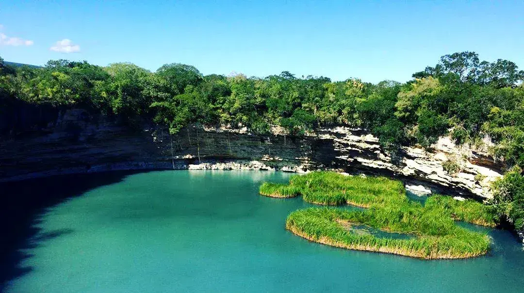 Cenote El Zacatón en Tamaulipas