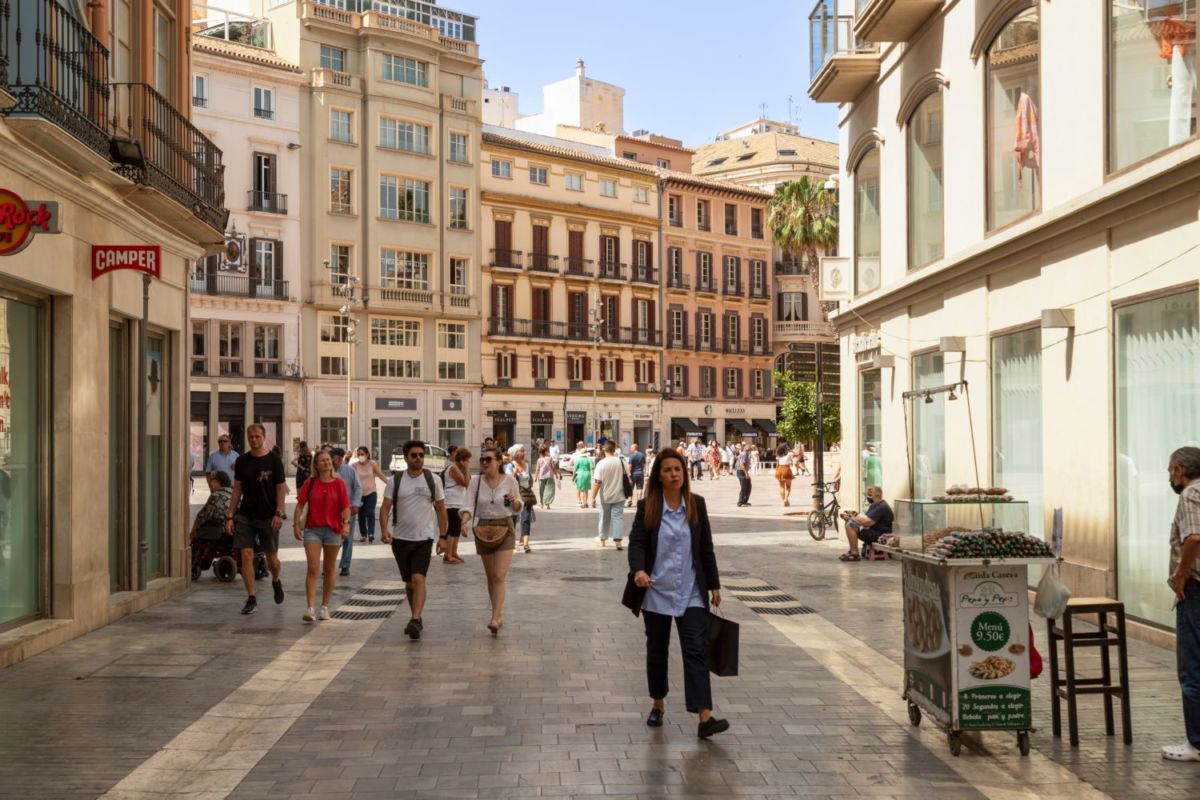 Málaga es una ciudad costera en Andalucía