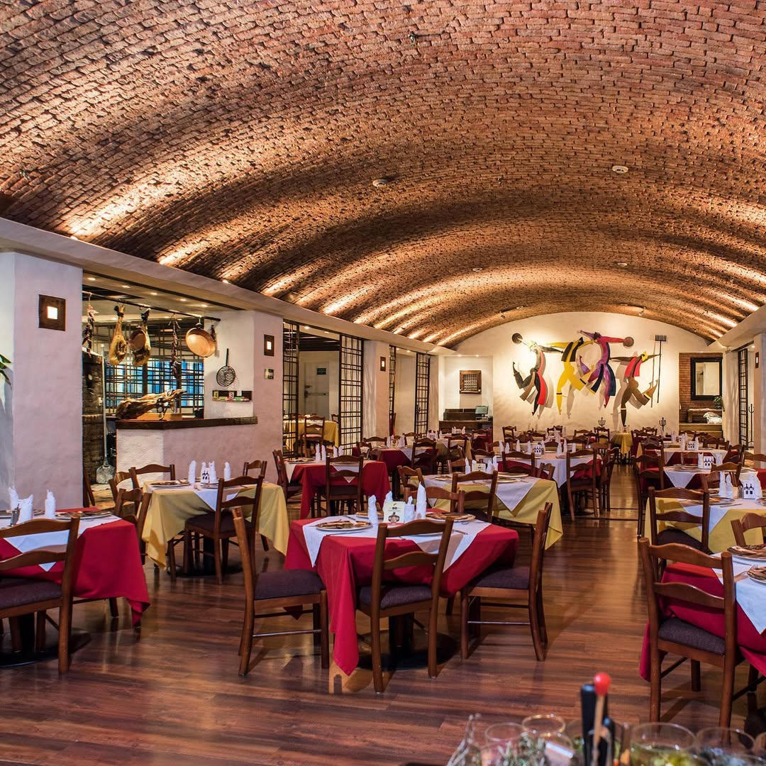 Centro Castellano tiene más de 60 años sirviendo comida española en México 