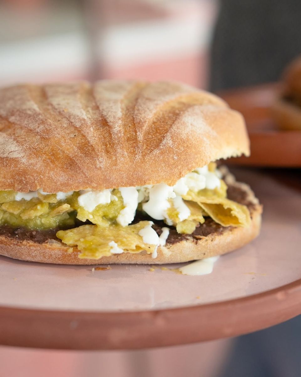 Tomasa es una cafetería en Polanco que sirve conchas dulces y saladas 