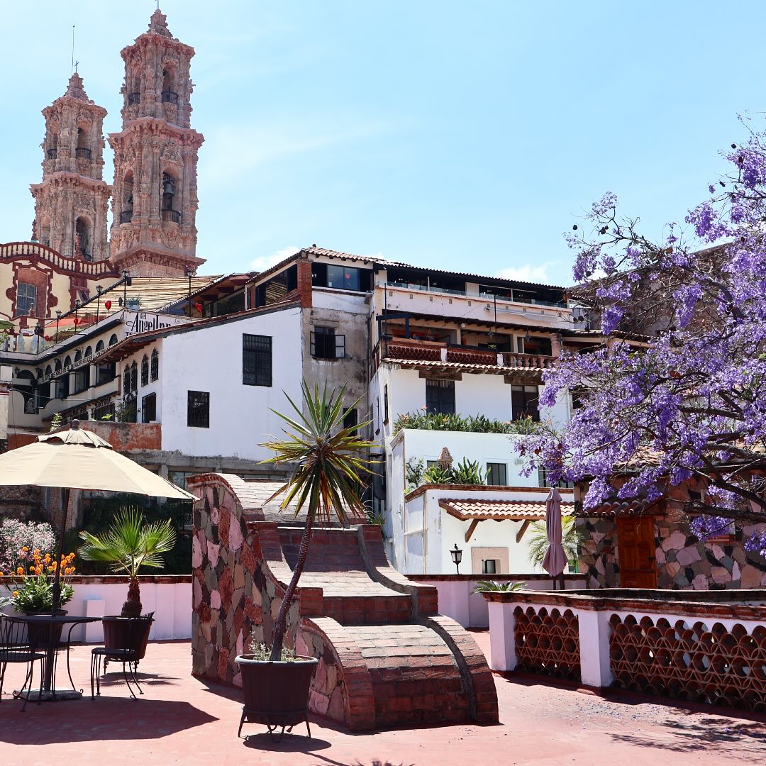 El Hotel Los Arcos se ubica en una casona del año 1620