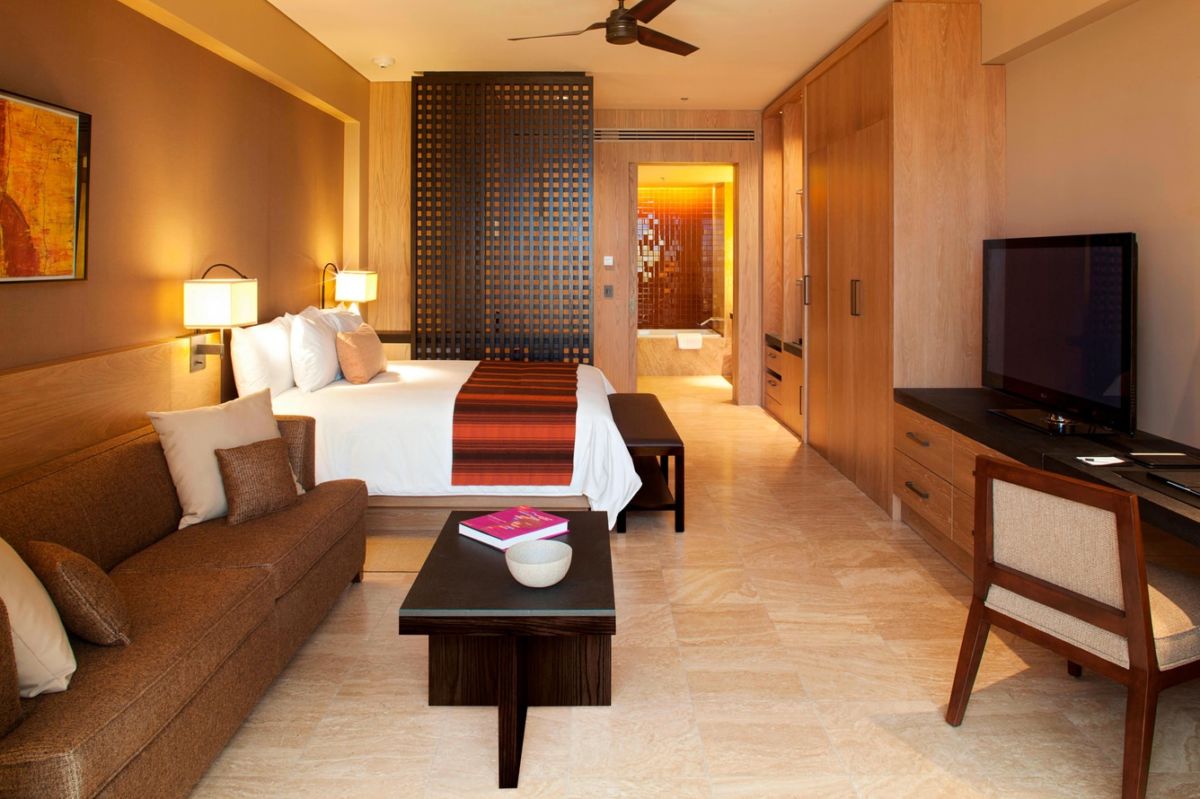 El JW Marriott Los Cabos tiene 241 habitaciones, 13 suites y 5 centros de consumo 