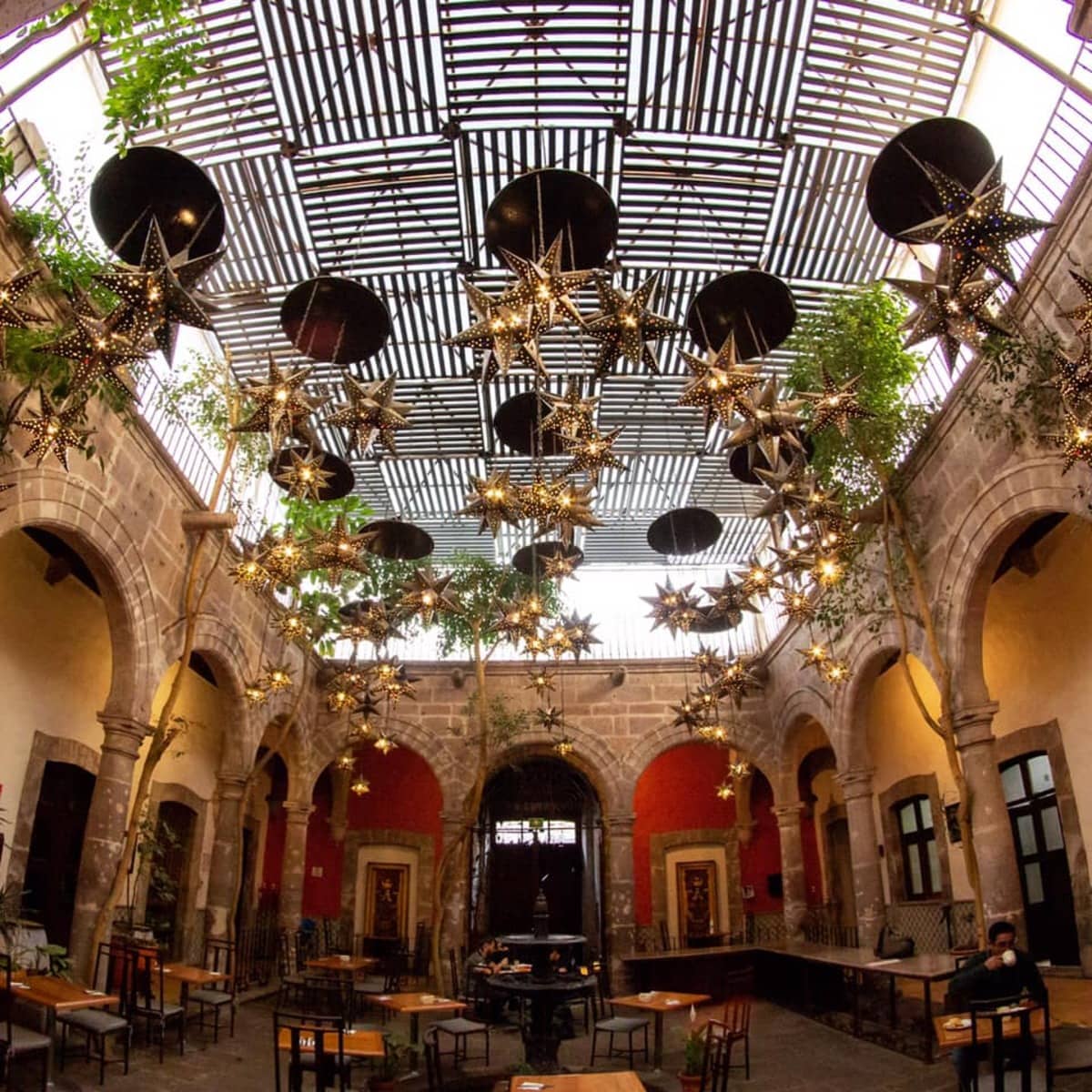 5 hoteles muy lindos y cómodos en Morelia por menos de $2000 la noche 