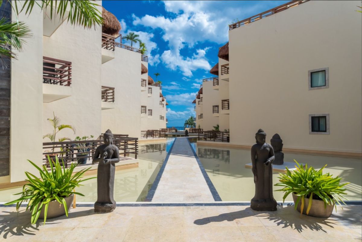 Aldea Tha es un hotel y condominios ubicados en Playa del Carmen 