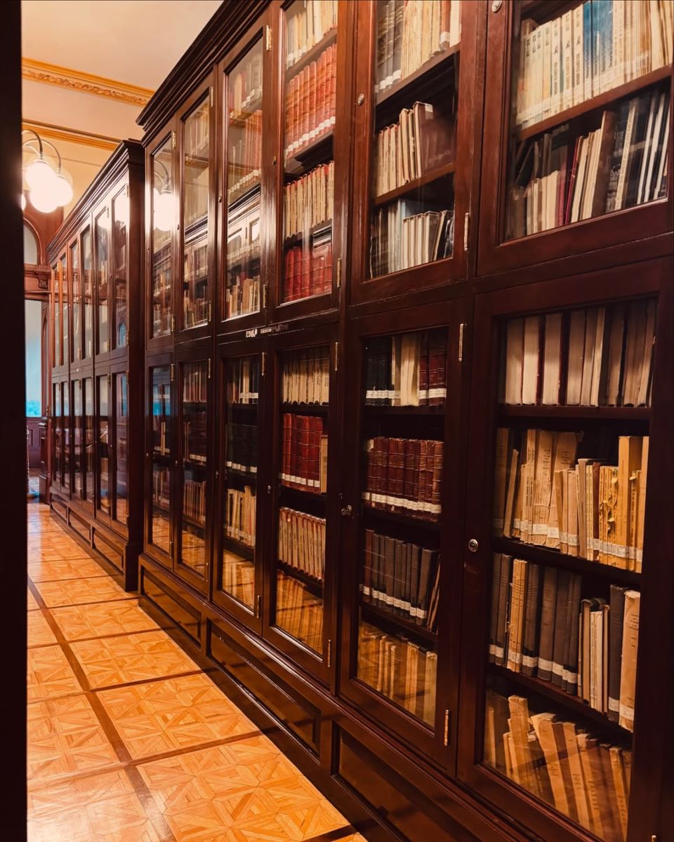 Biblioteca del Palacio Postal