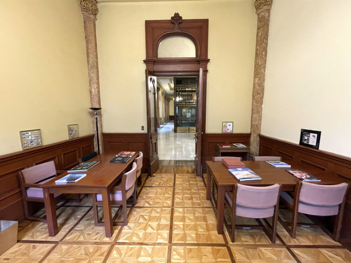 Biblioteca del Palacio Postal