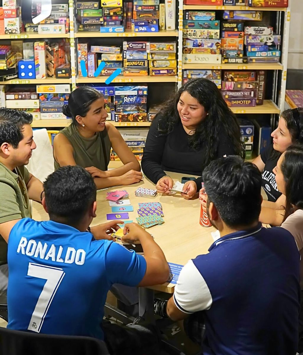 dónde jugar juegos de mesa cerca del parque hundido