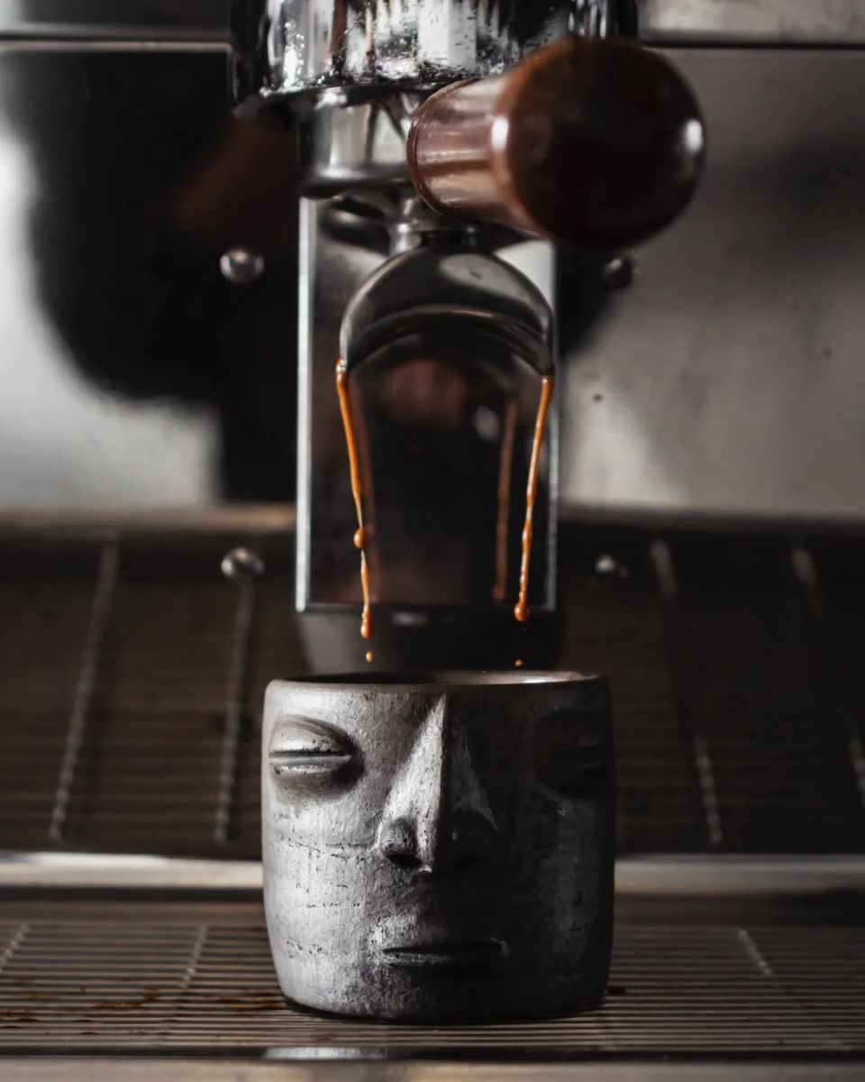 buen café cerca del parque hundido