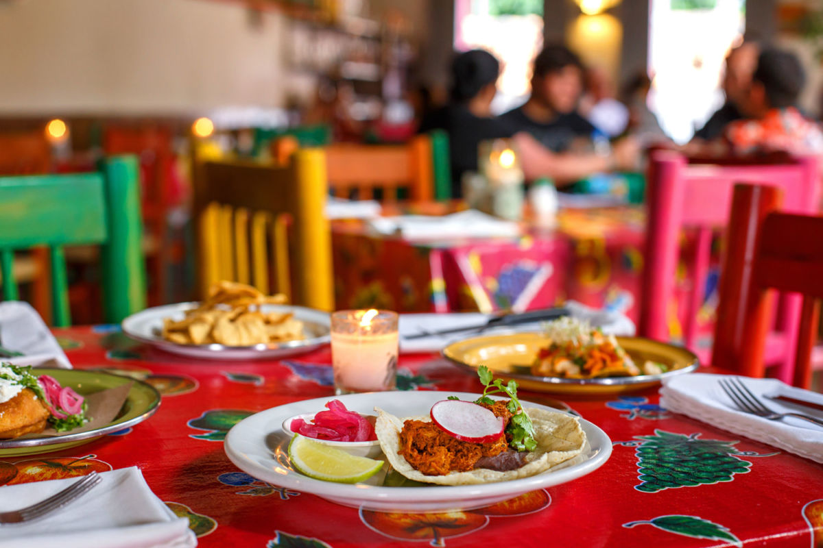 Dinos cuál es tu platillo típico favorito de la cocina yucateca y te decimos en qué pueblito comerlo 