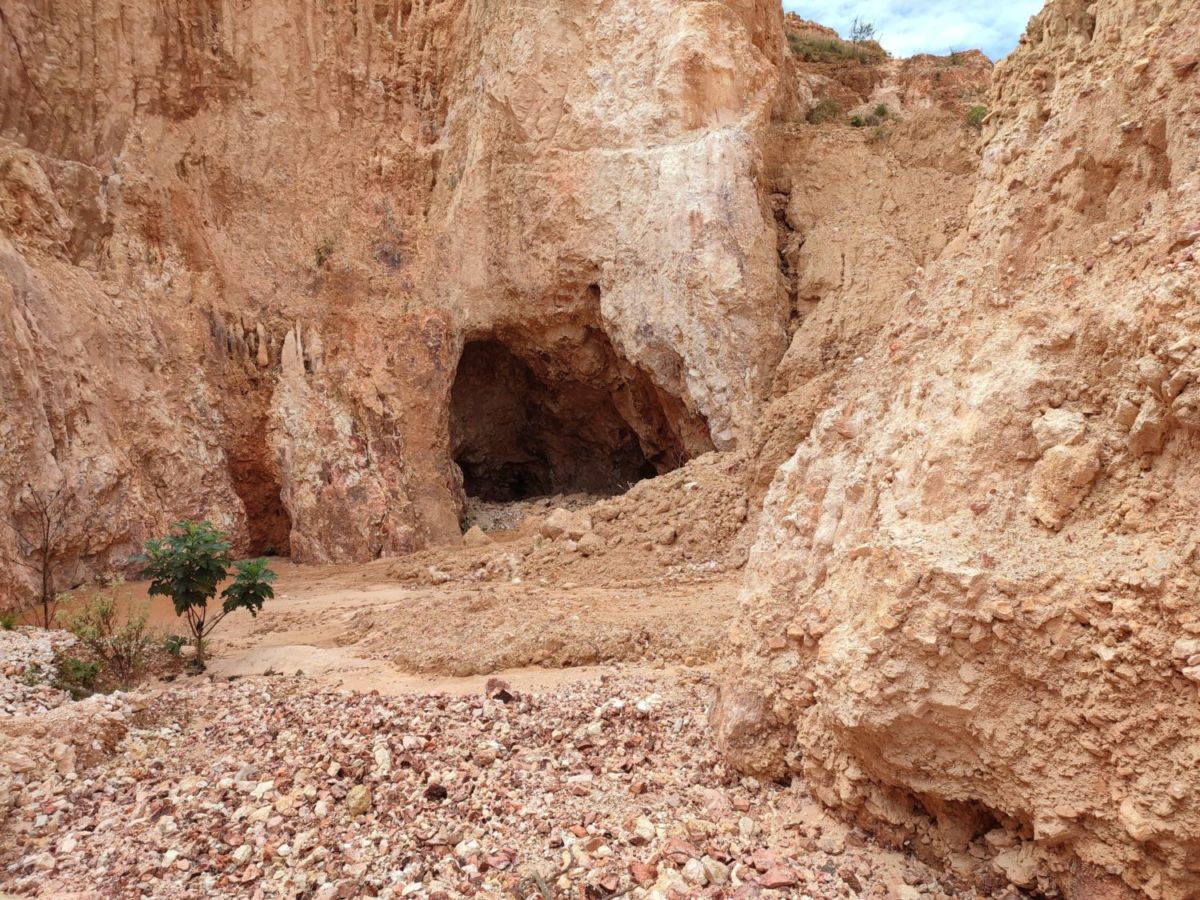 Mina de ópalo en el Pueblo de Magdalena