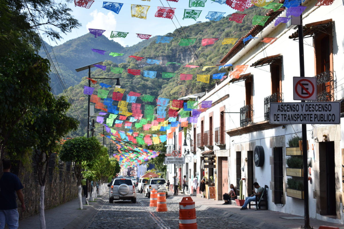 Gorditas, tacos, miel, cecina, barbacoa y café de olla en este pintoresco pueblo del Estado de México