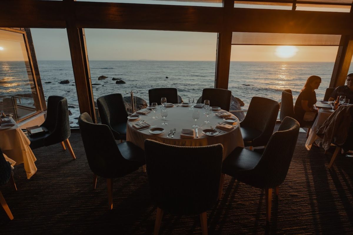 restaurante en ensenada con vista al mar