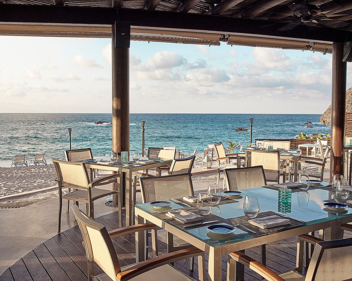 Restaurante junto al mar en el hotel Four Seasons Punta Mita