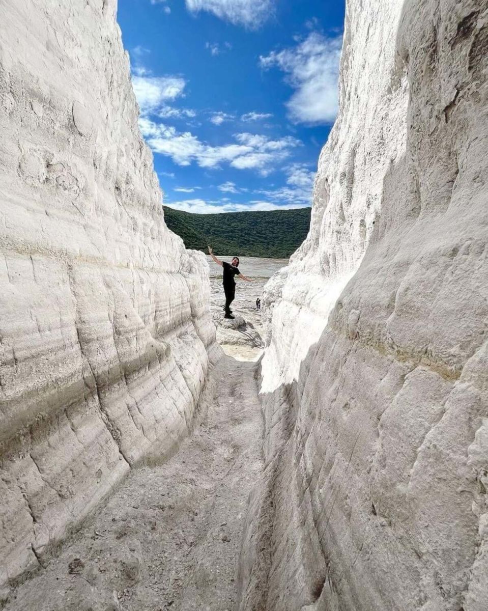 No sabías que en Guanajuato hay un cráter que te hace sentir en la luna y para llegar hay que cruzar un túnel oscuro