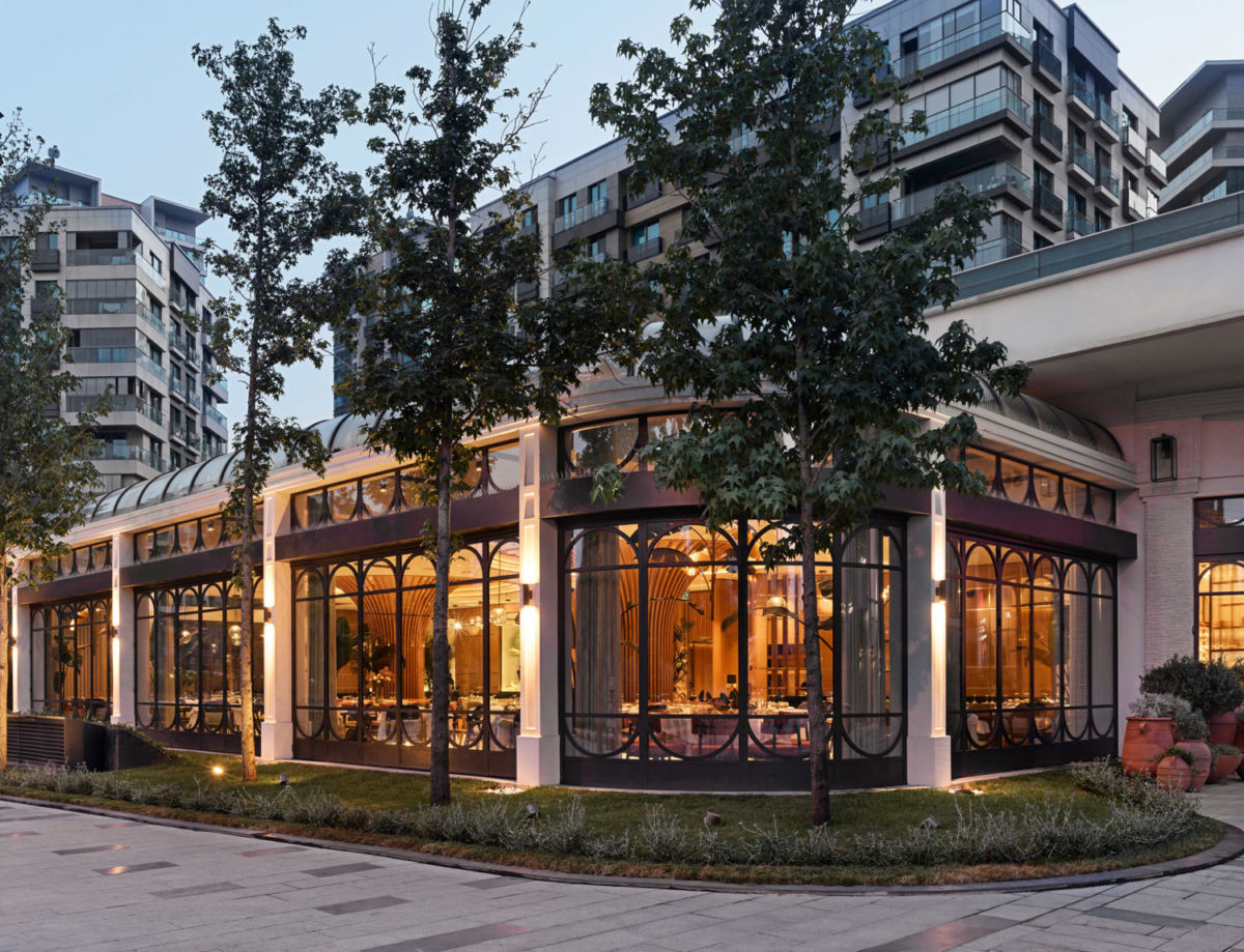 Fachada del restaurante Seraf Vadi en Estambul