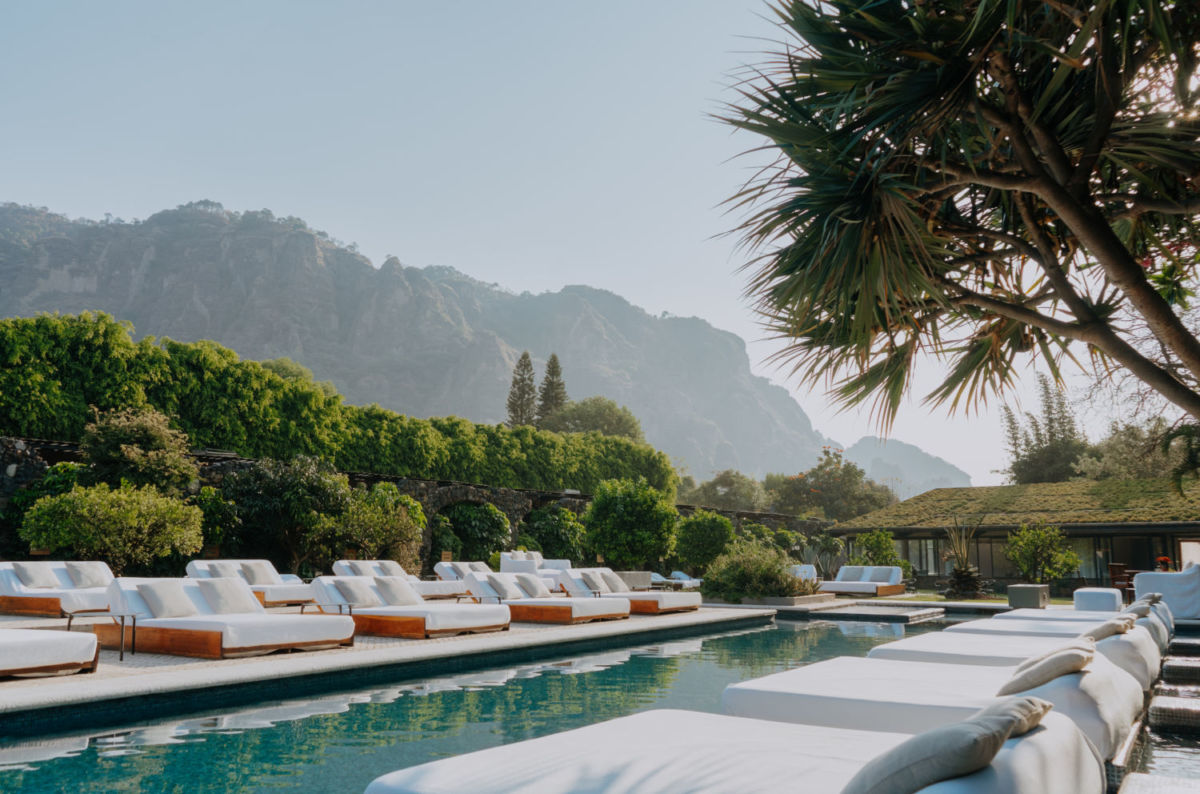 El hotel Amomoxtli se ubica a las orillas del Pueblo Mágico de Tepoztlán 